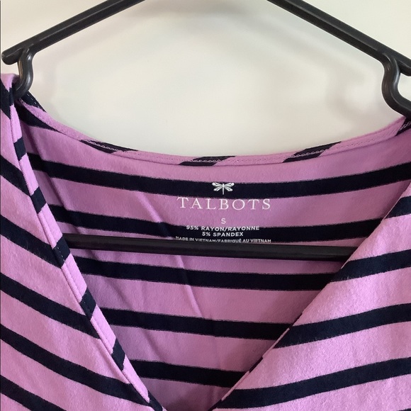 Talbots 3/4 sleeve V neck shirt - Picture 2 of 2